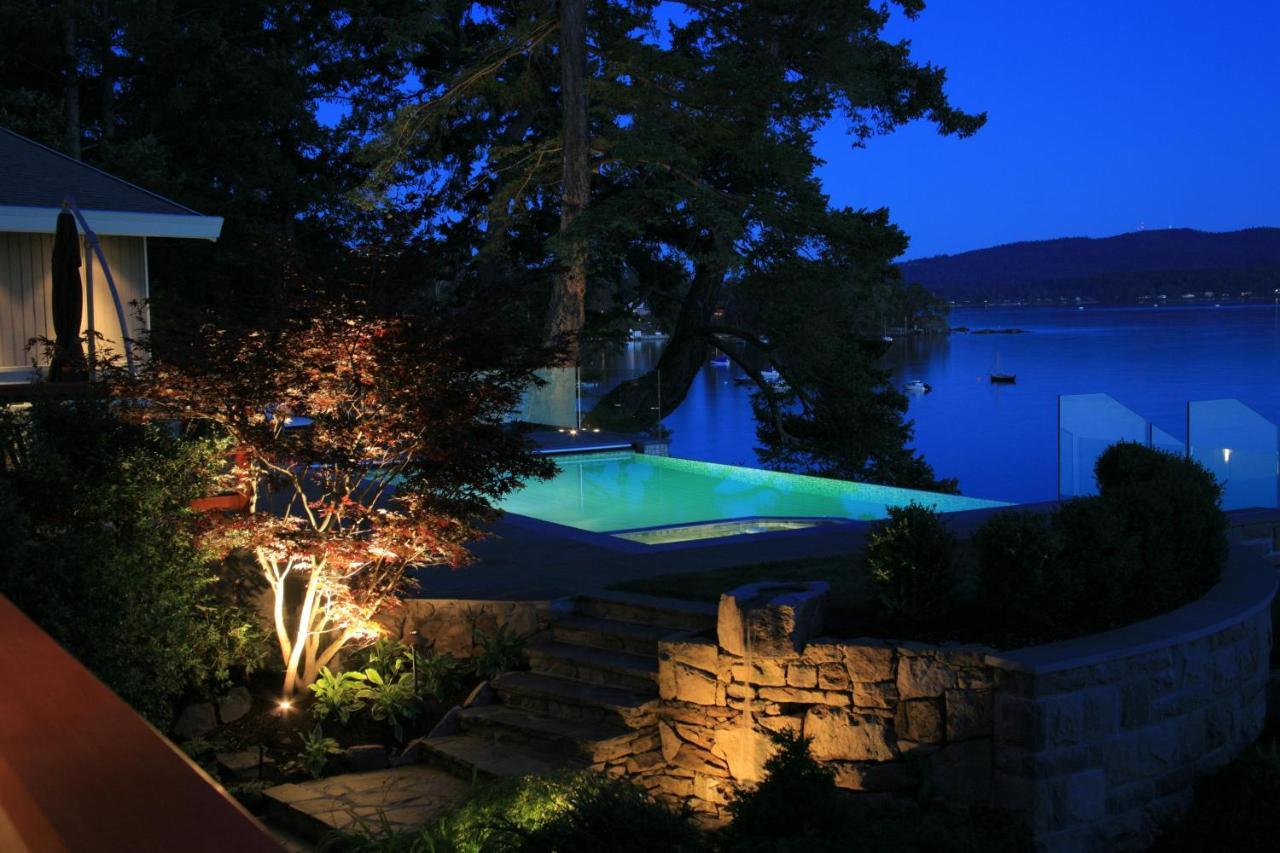 Oceanside Lodge Saanich Inlet North Saanich Exterior photo