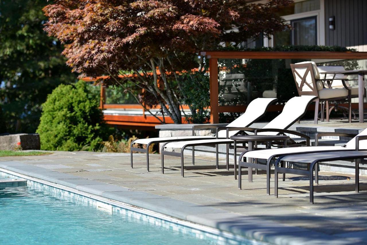 Oceanside Lodge Saanich Inlet North Saanich Exterior photo